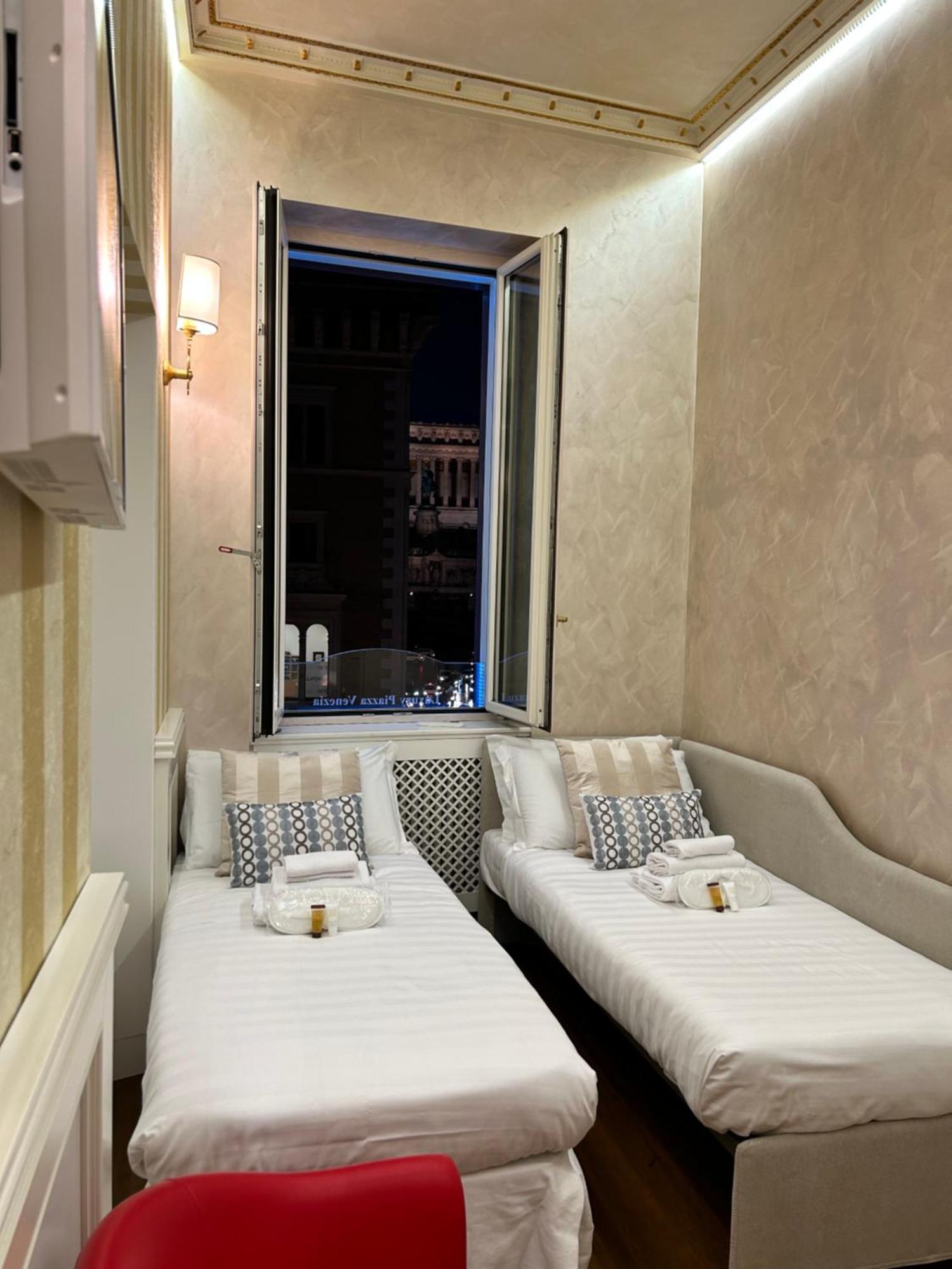 Piazza Venezia Luxury Suite Rom Exteriör bild